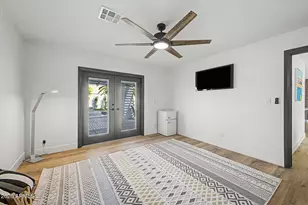 2818 E Malapai Dr, Phoenix, AZ 85028 - Photo 17