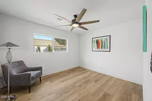 2818 E Malapai Dr, Phoenix, AZ 85028 - Photo 25