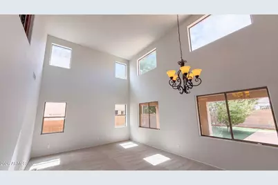17641 W Valentine Street, Surprise, AZ 85388 - Photo 11