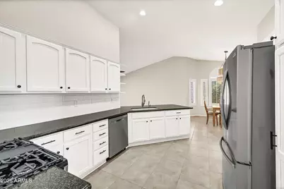 24111 S Lakestar Drive, Sun Lakes, AZ 85248 - Photo 9