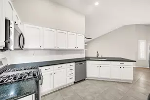 24111 S Lakestar Dr, Sun Lakes, AZ 85248 - Photo 11