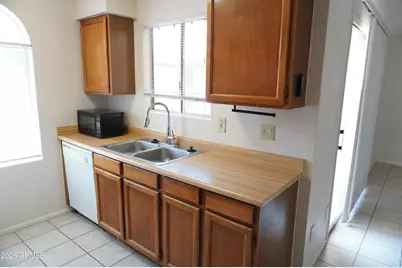 10610 S 48th Street #2015, Phoenix, AZ 85044 - Photo 3