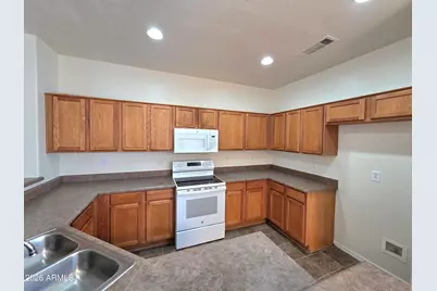 609 W Rio Vista Lane, Avondale, AZ 85323 - Photo 5