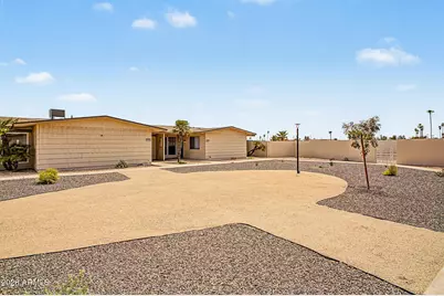 10737 W Santa Fe Drive, Sun City, AZ 85351 - Photo 3