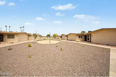 10737 W Santa Fe Drive, Sun City, AZ 85351 - Photo 1