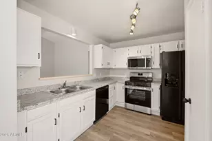 15033 W Heritage Oak Way, Surprise, AZ 85374 - Photo 13