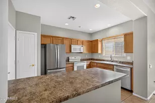 879 E Bellerive Pl, Chandler, AZ 85249 - Photo 7