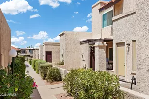 2103 W Yukon Dr, Phoenix, AZ 85027 - Photo 13