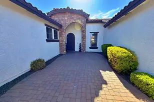 6602 S Bridal Vail Dr, Gilbert, AZ 85298 - Photo 5