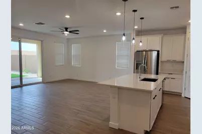 2152 W Rutledge Avenue, Apache Junction, AZ 85120 - Photo 5