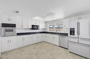 2242 W Concho Cir, Mesa, AZ 85202 - Photo 25