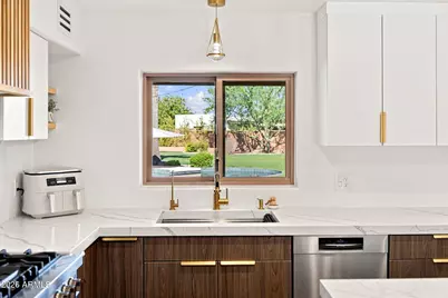 9827 N 65th Place, Paradise Valley, AZ 85253 - Photo 9