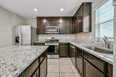 8047 W Albeniz Place, Phoenix, AZ 85043 - Photo 7