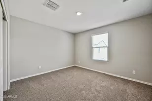 8047 W Albeniz Pl, Phoenix, AZ 85043 - Photo 17