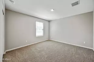 8047 W Albeniz Pl, Phoenix, AZ 85043 - Photo 19