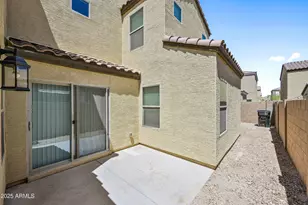 8047 W Albeniz Pl, Phoenix, AZ 85043 - Photo 23