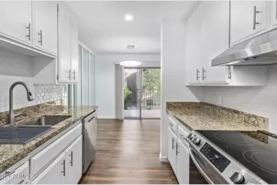 5525 E Thomas Road #Q8, Phoenix, AZ 85018 - Photo 3