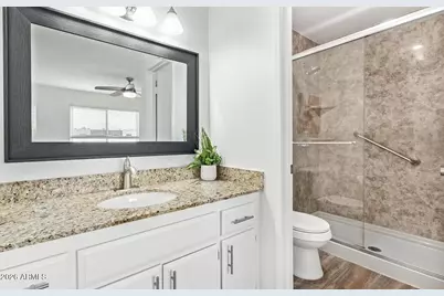 5525 E Thomas Road #Q8, Phoenix, AZ 85018 - Photo 7