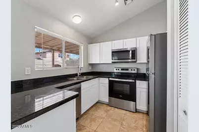 7522 W Highland Avenue, Phoenix, AZ 85033 - Photo 7