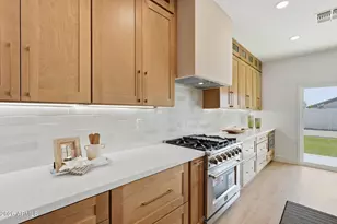 2563 E Robb Ln, Phoenix, AZ 85024 - Photo 13
