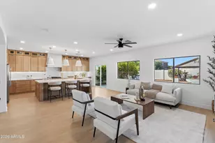2563 E Robb Ln, Phoenix, AZ 85024 - Photo 15