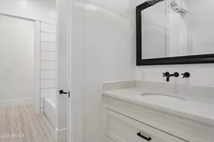 3302 N 51st St, Phoenix, AZ 85018 - Photo 27