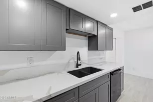 19208 N 5th Ave, Phoenix, AZ 85027 - Photo 9