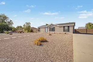 828 E Quentin Ln, San Tan Valley, AZ 85140 - Photo 5