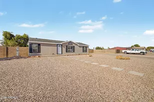 828 E Quentin Ln, San Tan Valley, AZ 85140 - Photo 3