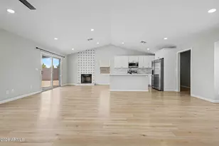 908 W Ross Ave, Phoenix, AZ 85027 - Photo 9