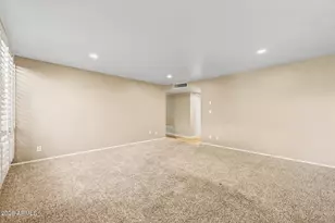 3270 E Camelback Rd, Phoenix, AZ 85018 - Photo 11