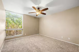3270 E Camelback Rd, Phoenix, AZ 85018 - Photo 19