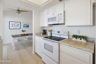 3302 E Wescott Dr, Phoenix, AZ 85050 - Photo 9