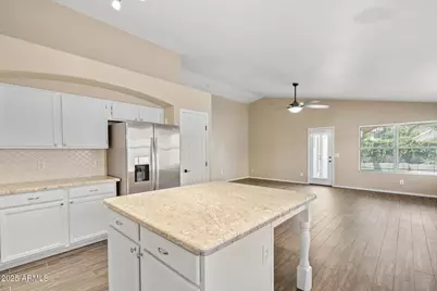 7936 W Taro Lane, Glendale, AZ 85308 - Photo 9