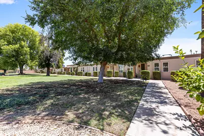 10016 W Hawthorn Drive, Sun City, AZ 85351 - Photo 23