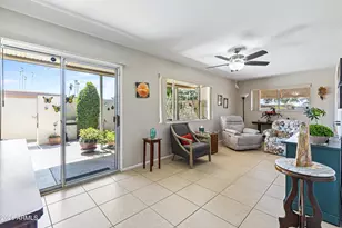 10016 W Hawthorn Dr, Sun City, AZ 85351 - Photo 7