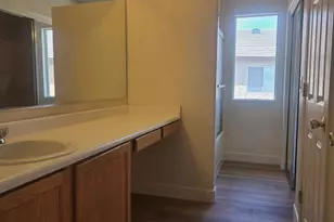 1442 E Mobile Ln Ln E, Phoenix, AZ 85040 - Photo 11