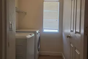 1442 E Mobile Ln Ln E, Phoenix, AZ 85040 - Photo 9