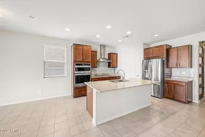 2436 E Saint Catherine Avenue, Phoenix, AZ 85042 - Photo 9