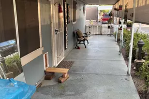 303 E South Mountain Ave, Phoenix, AZ 85042 - Photo 9