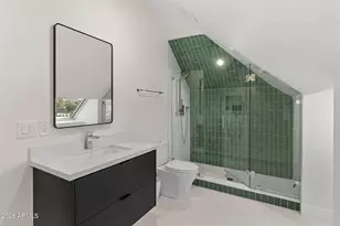 910 E Kaler Dr, Phoenix, AZ 85020 - Photo 33