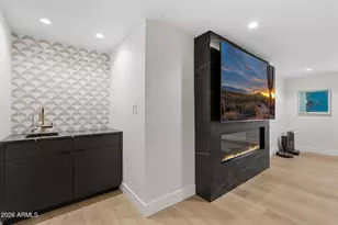 910 E Kaler Dr, Phoenix, AZ 85020 - Photo 35