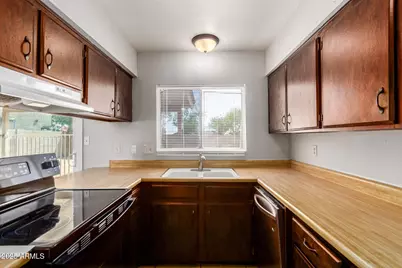 17629 N 8th Avenue, Phoenix, AZ 85023 - Photo 9
