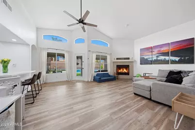 10414 W Daley Lane, Peoria, AZ 85383 - Photo 11
