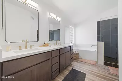 10414 W Daley Lane, Peoria, AZ 85383 - Photo 19