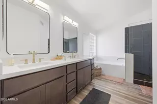10414 W Daley Ln, Peoria, AZ 85383 - Photo 19