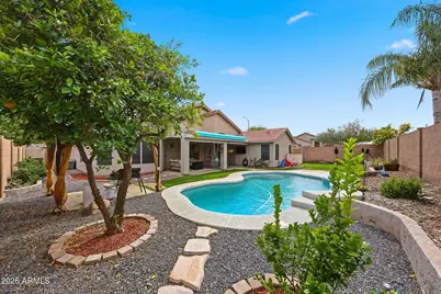 10414 W Daley Lane, Peoria, AZ 85383 - Photo 13