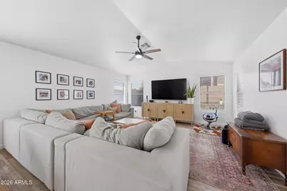 10414 W Daley Lane, Peoria, AZ 85383 - Photo 3