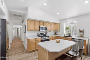 10414 W Daley Ln, Peoria, AZ 85383 - Photo 9
