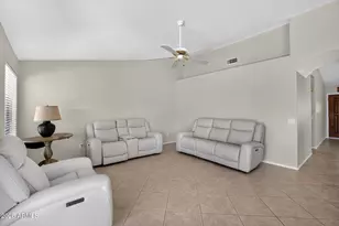 10209 E Coopers Hawk Dr, Sun Lakes, AZ 85248 - Photo 9